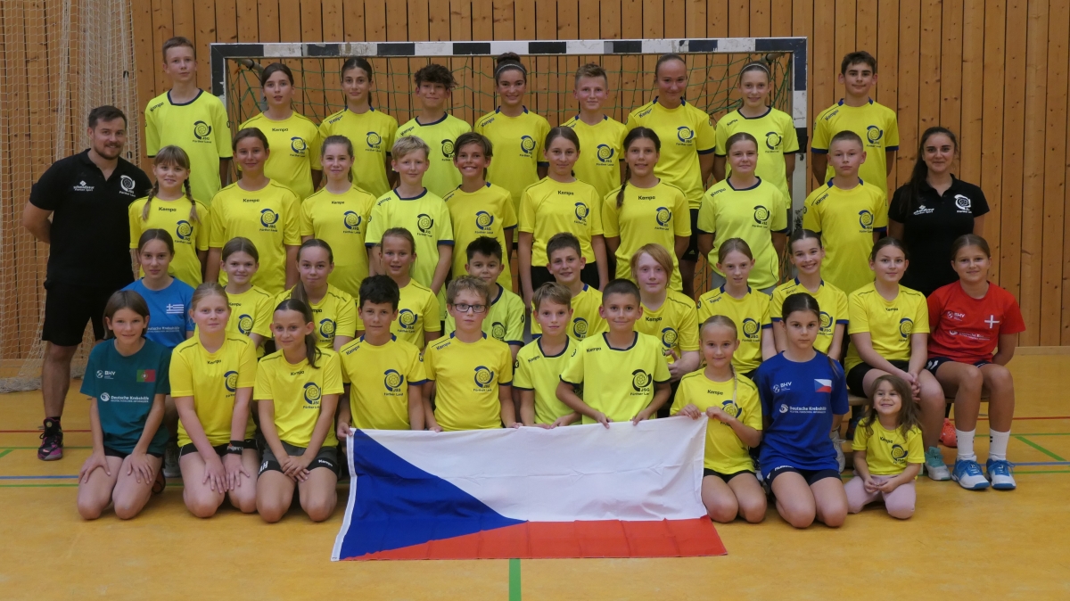 Mini-Handball-Europameisterschaft in Bernburg: Deutschland krönt